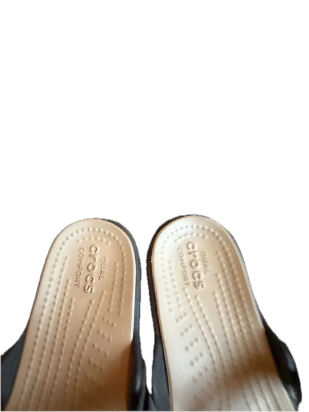 Crocs Black Gold O Ring Wedge Flip Flop Sandals Lightweight Strap Size 8 Women's